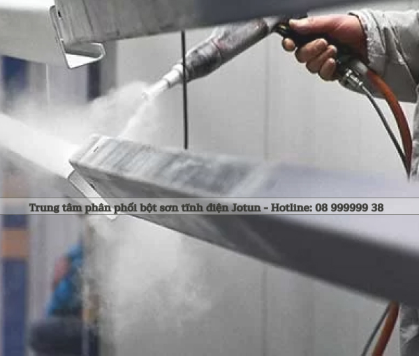 Lưu ý an toàn khi thi công sơn tĩnh điện thủ công với bảo hộ thông gió và sấy nhiệt