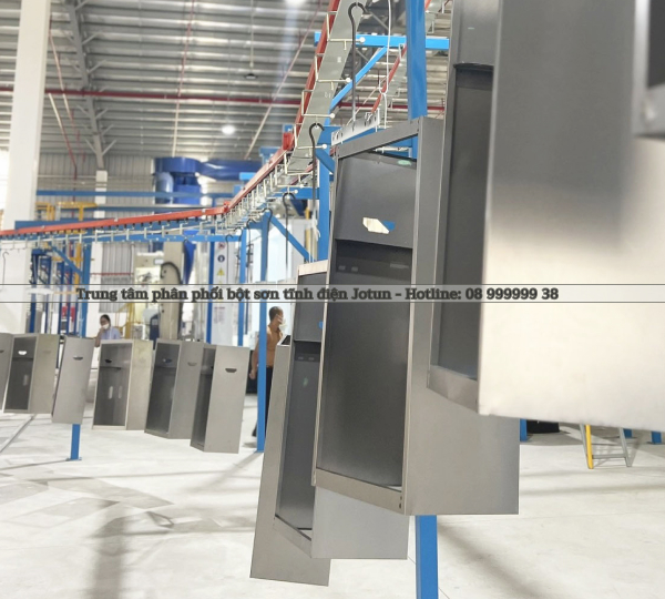 Băng tải sơn tự động của công ty Anh Minh